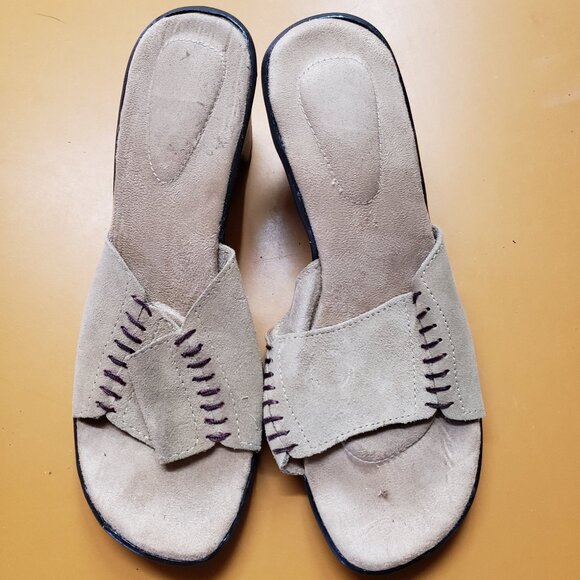 Light brown suede purse and size 7 sandals - Picture 4 of 5